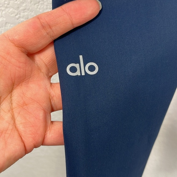 ALO YOGA Ripped Warrior 7/8‎ High Waisted Leggings size XS - Picture 7 of 12